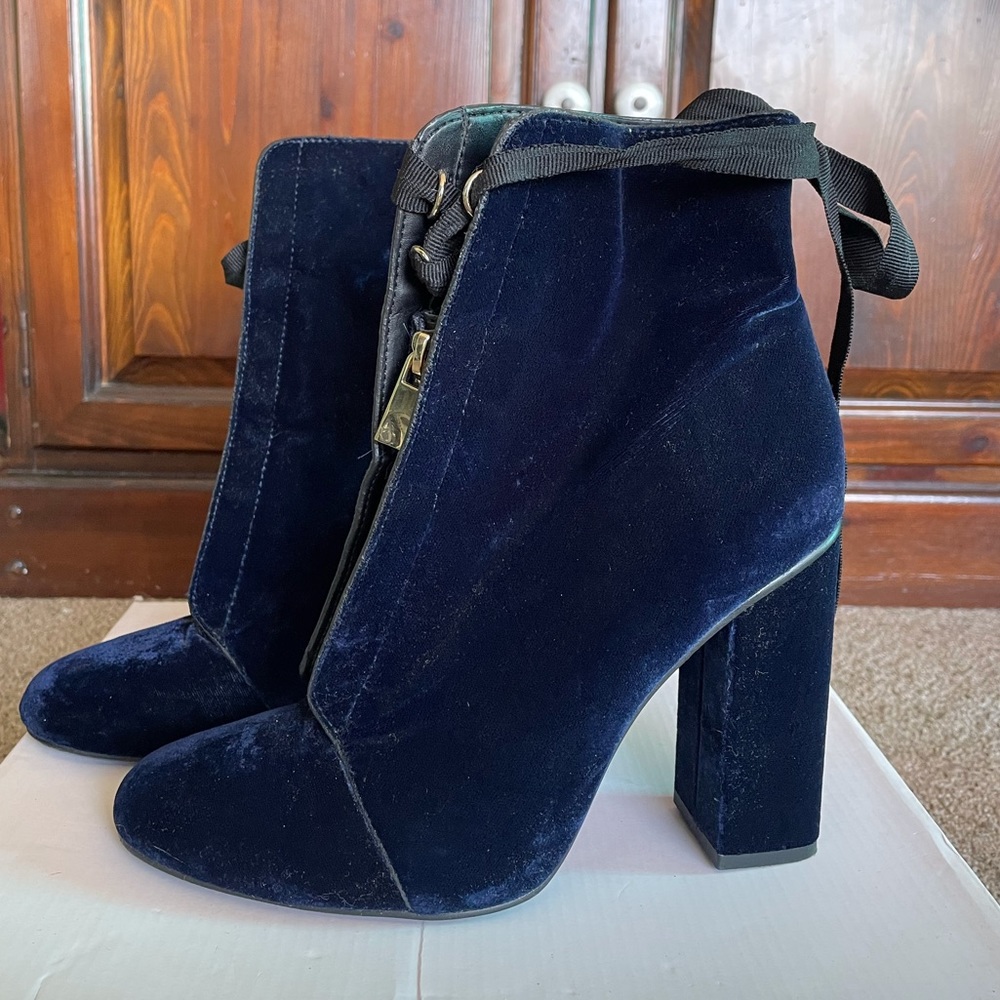Zara Blue Velvet Heels  ⊹ . 　*  　 * .   ˚